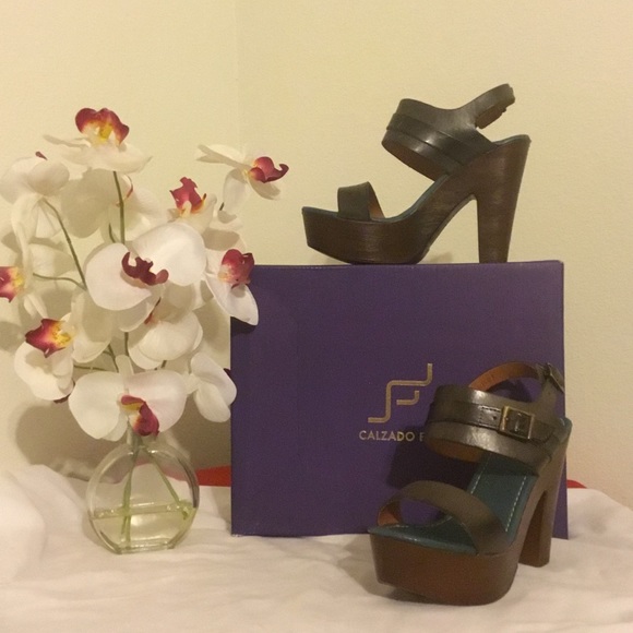 Leather Clogs - Picture 3 of 6